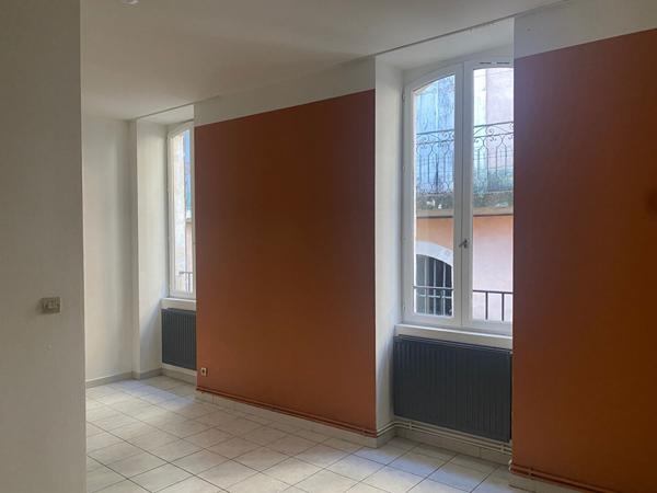 Appartement - 1 pièce(s) - BEDARIEUX - 35 m² - Loyer 390 € CC