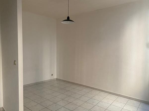 Appartement - 1 pièce(s) - BEDARIEUX - 35 m² - Loyer 390 € CC
