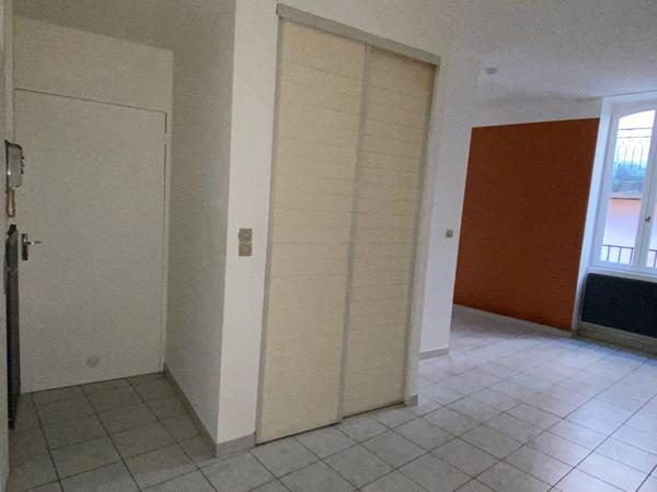 Appartement - 1 pièce(s) - BEDARIEUX - 35 m² - Loyer 390 € CC