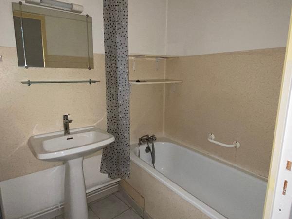 Appartement - 1 pièce(s) - BEDARIEUX - 35 m² - Loyer 390 € CC