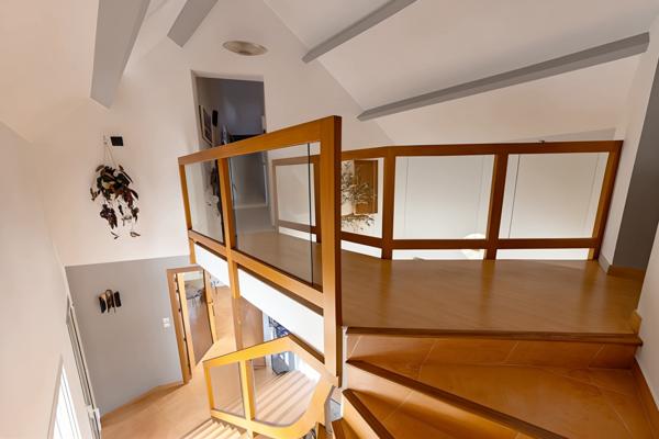 Maison
         8 pièces
        - 265 m² Bien prestige 799 000 € *