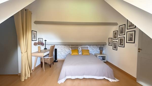 Maison
         8 pièces
        - 265 m² Bien prestige 799 000 € *
