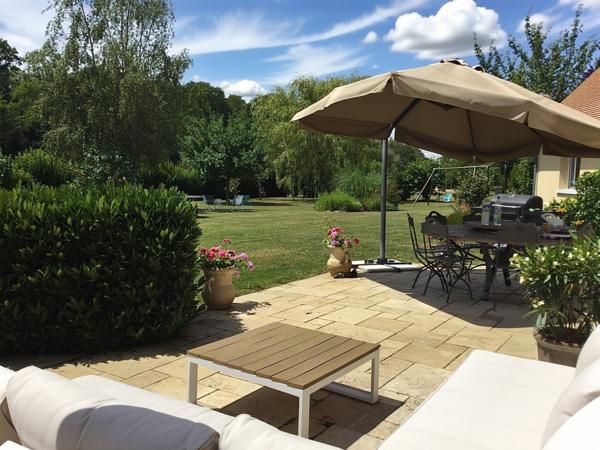 Maison
         8 pièces
        - 265 m² Bien prestige 799 000 € *