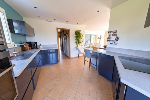 Maison
         8 pièces
        - 265 m² Bien prestige 799 000 € *