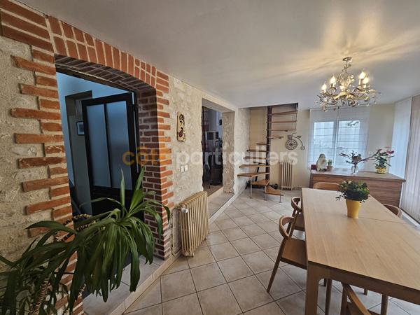 Vente
                Maison145 m² - 7 Pièces -
                    TOURS (37100)
