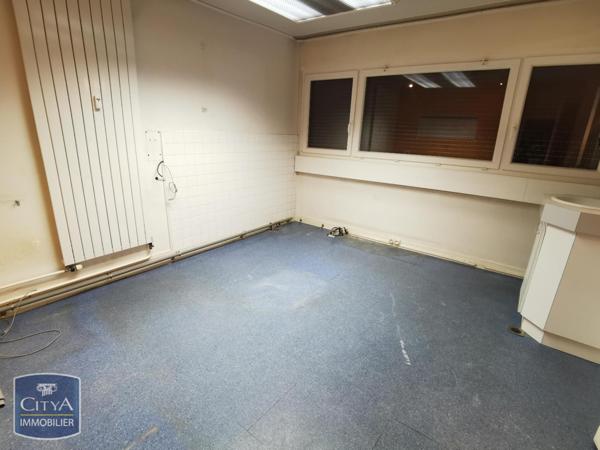 Location local professionnel 200m²