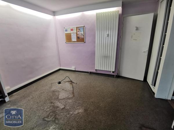 Location local professionnel 200m²