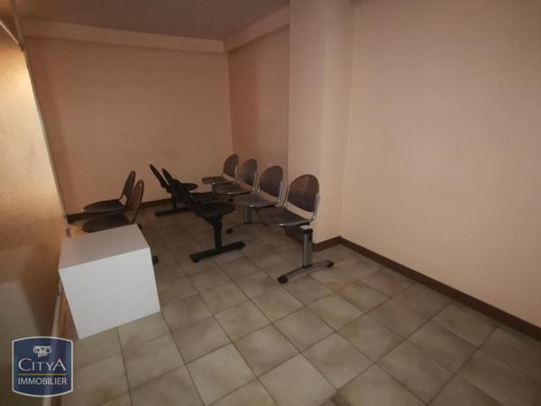 Location local professionnel 200m²