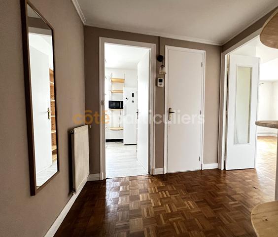 Vente
                Appartement72 m² - 3 Pièces -
                    ORLEANS (45000)