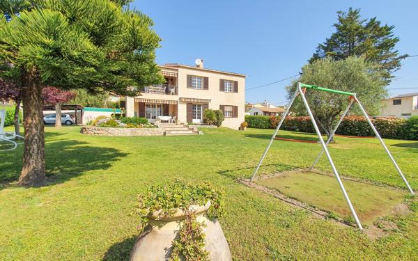 Maison à vendre    7 pièces •  Biot