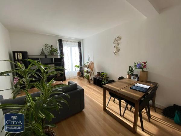 Appartement à louer 3 pièces 68.32m² Tours (37000)