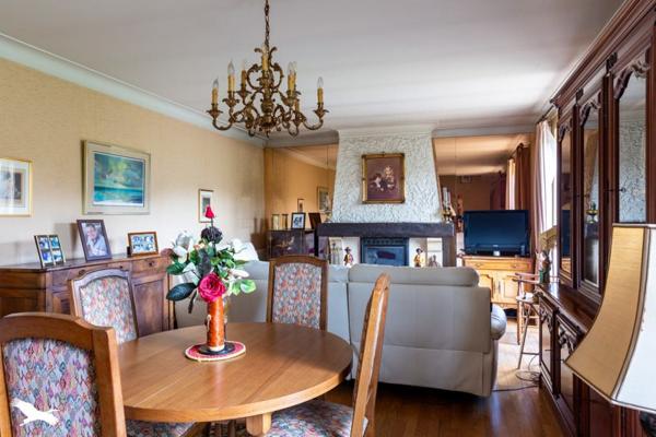 Maison à vendre |  Ussac |  10 pièces | 287 m²