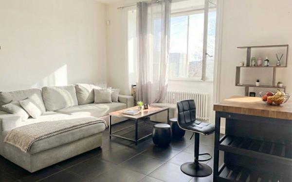 Appartement à vendre    2 pièces • 54 m2 Caluire-et-Cuire