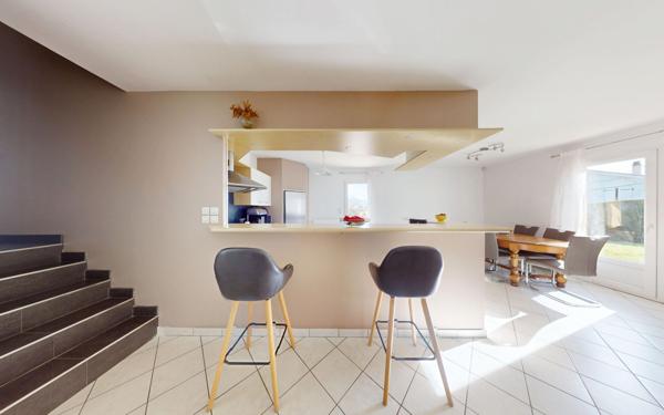 Maison à vendre    5 pièces •  Lissieu