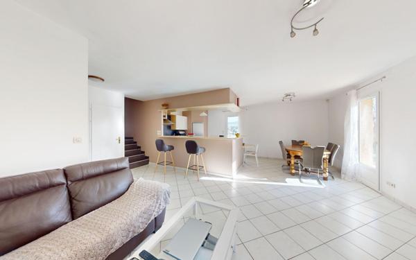 Maison à vendre    5 pièces •  Lissieu