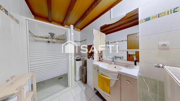 Charmant duplex F4 d'env. 83 m2, centre ville Faulquemont, garage, places de parking