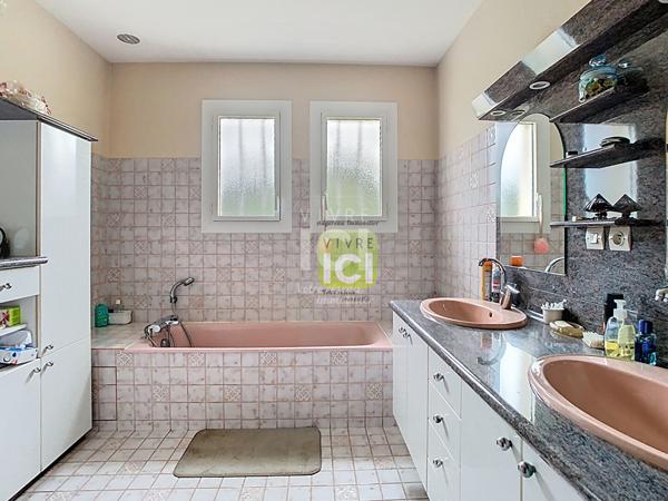 MAISON 3 CHAMBRES  - QUARTIER PLESSIS - TERRAIN DE 711 M²