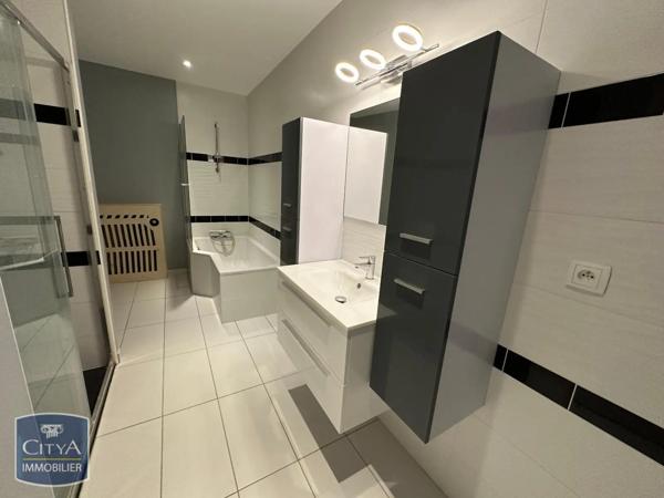 Appartement à louer 4 pièces 105.37m²