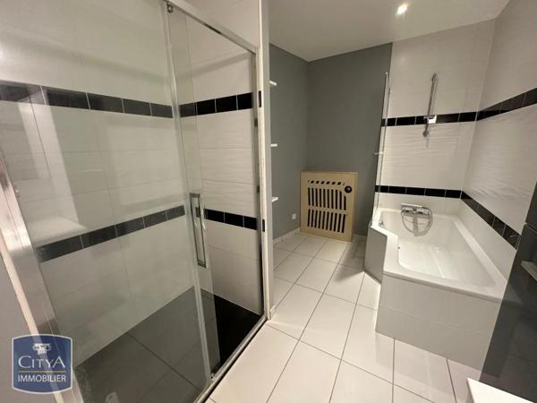 Appartement à louer 4 pièces 105.37m²