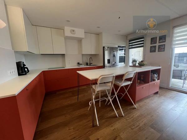 Vente                                                      Appartement
                        
                     4 pièces                      79 m2                     à Élancourt