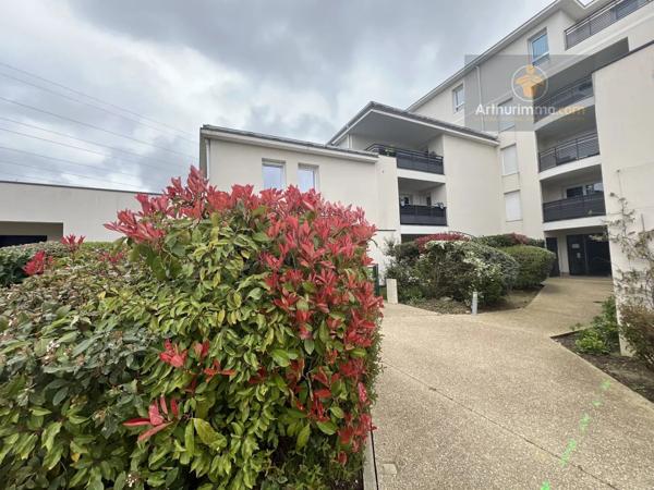 Vente                                                      Appartement
                        
                     4 pièces                      79 m2                     à Élancourt