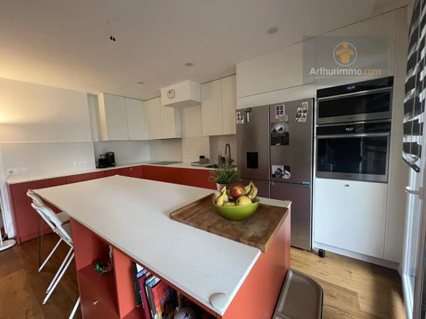 Vente                                                      Appartement
                        
                     4 pièces                      79 m2                     à Élancourt