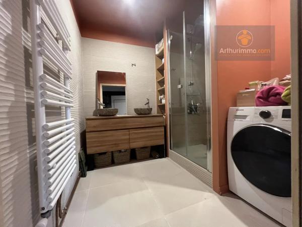 Vente                                                      Appartement
                        
                     4 pièces                      79 m2                     à Élancourt