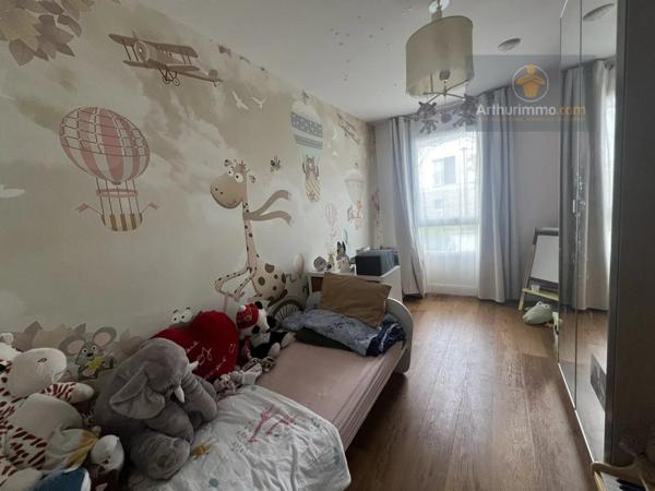 Vente                                                      Appartement
                        
                     4 pièces                      79 m2                     à Élancourt