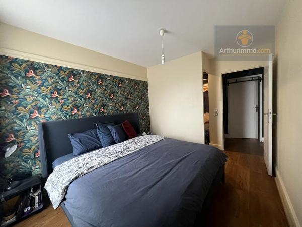 Vente                                                      Appartement
                        
                     4 pièces                      79 m2                     à Élancourt