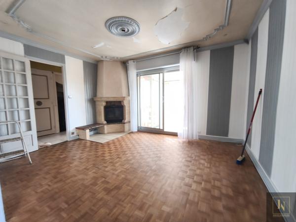 Maison
                                                                                                                                                                                                                                                                                                                        8 pièce(s)                                                                                                                                                                                                          4 chambre(s)                                                                                                                                                                                                          92  m²