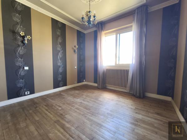 Maison
                                                                                                                                                                                                                                                                                                                        8 pièce(s)                                                                                                                                                                                                          4 chambre(s)                                                                                                                                                                                                          92  m²