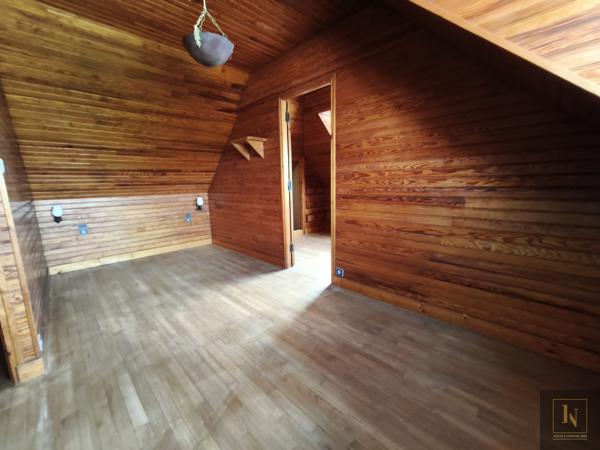 Maison
                                                                                                                                                                                                                                                                                                                        8 pièce(s)                                                                                                                                                                                                          4 chambre(s)                                                                                                                                                                                                          92  m²