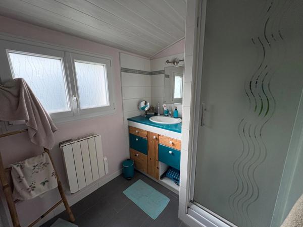 🏡 Maison familiale avec 4 chambres – 3 480 m² de terrain clos – Double garage – Canisy (50)