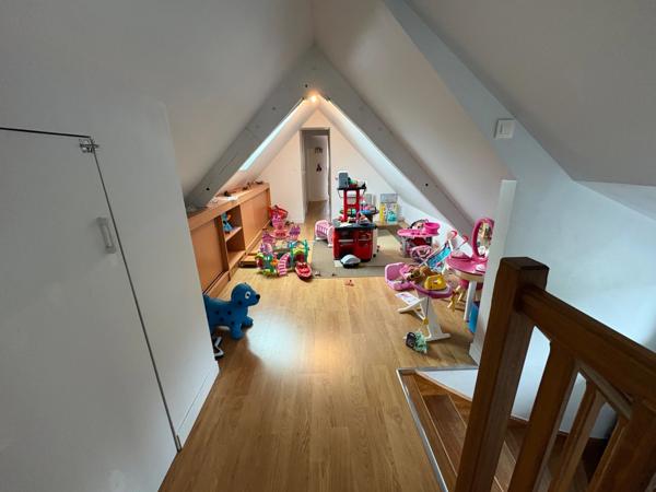 🏡 Maison familiale avec 4 chambres – 3 480 m² de terrain clos – Double garage – Canisy (50)