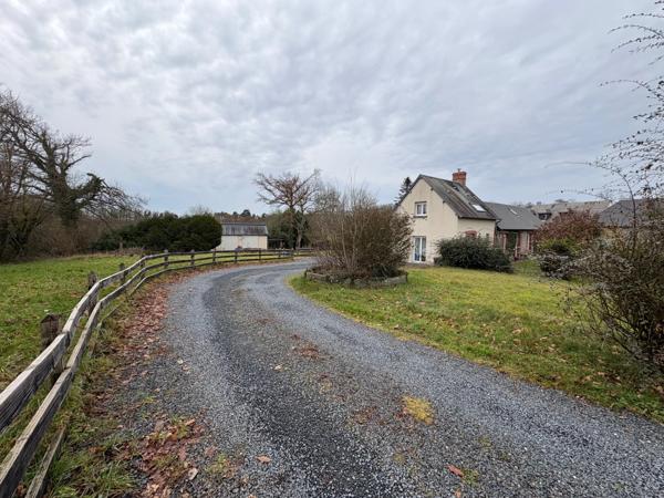 🏡 Maison familiale avec 4 chambres – 3 480 m² de terrain clos – Double garage – Canisy (50)