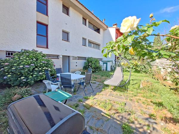 Perpignan Maison de Ville de Type 7 de 197m2 avec garage et jardin