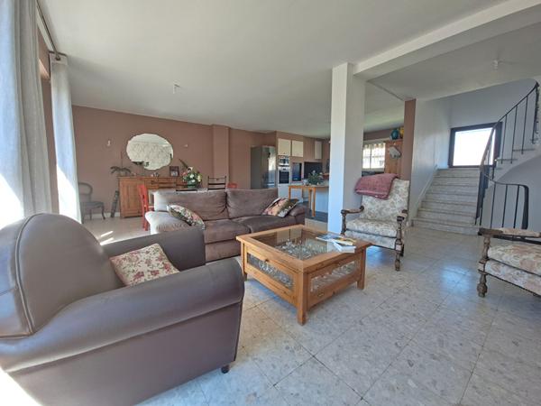 Perpignan Maison de Ville de Type 7 de 197m2 avec garage et jardin
