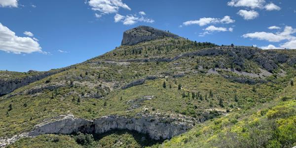 Aubagne (13400) Opportunité Rare Terrain Aubagne 700 m² Sous-Sol 201m² avec Permis accepté et purgé