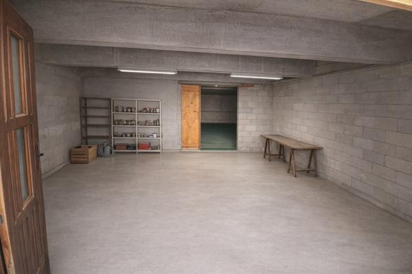 Aubagne (13400) Opportunité Rare Terrain Aubagne 700 m² Sous-Sol 201m² avec Permis accepté et purgé