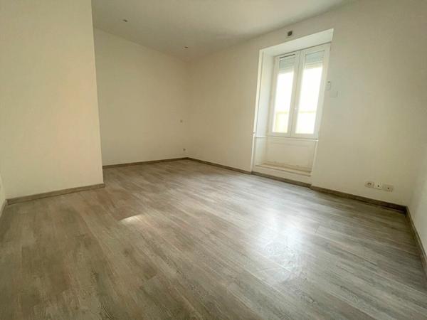 Appartement à louer    3 pièces •  Bollène