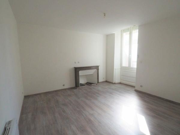 Appartement à louer    3 pièces •  Bollène