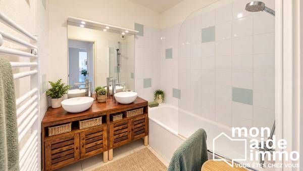 Bordeaux Bastide – T3 avec grand séjour, balcon et stationnement
