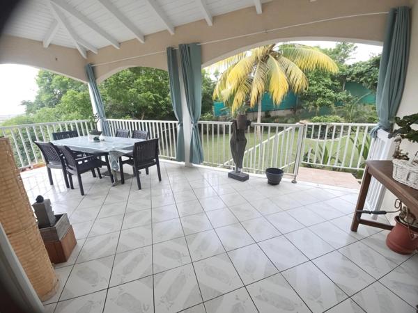 Villa à vendre Saint-Anne, vue panoramique, 4 pièces  (971)