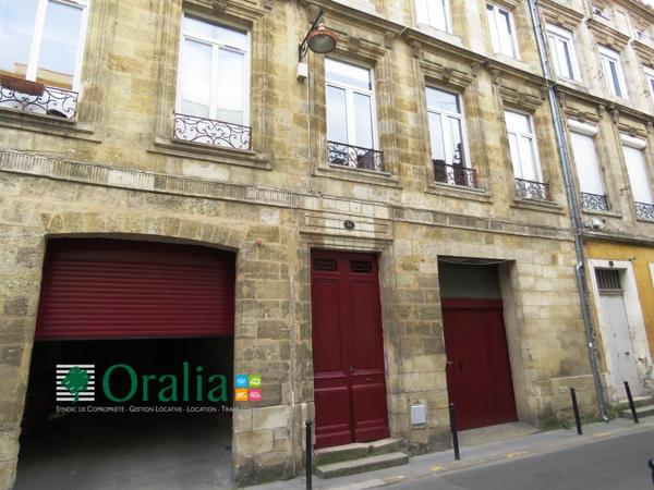 Parking · Location Bordeaux (33000)