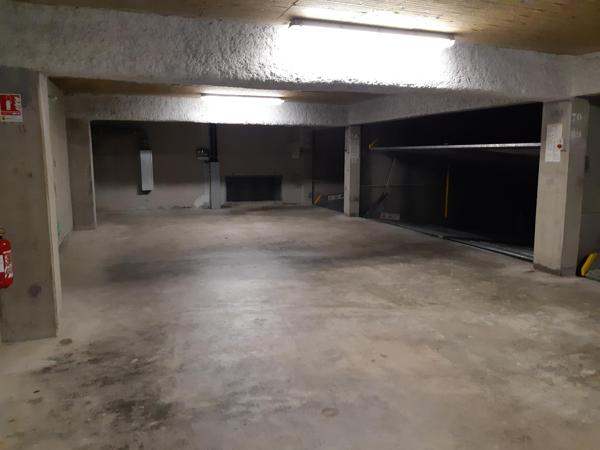 Parking · Location Seyssins (38180)