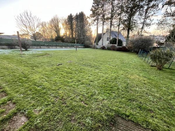 A VENDRE centre ville de BAUD: maison avec très beau terrain clot- 19N