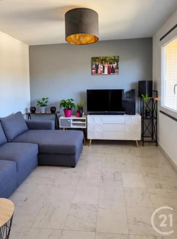 Appartement F3 à vendre  3 pièces - 71 m 2   DESERTINES  - 03