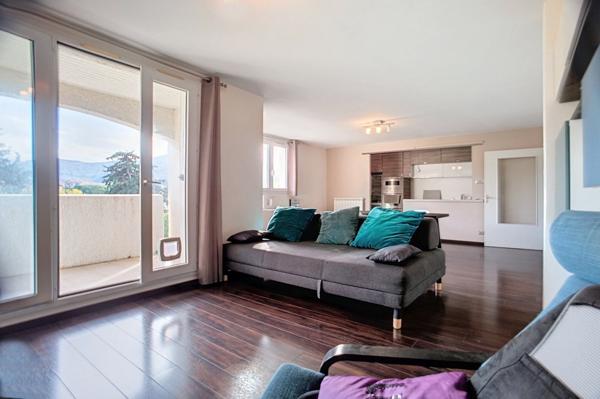 AU CALME AVEC TERRASSE ET GARAGE