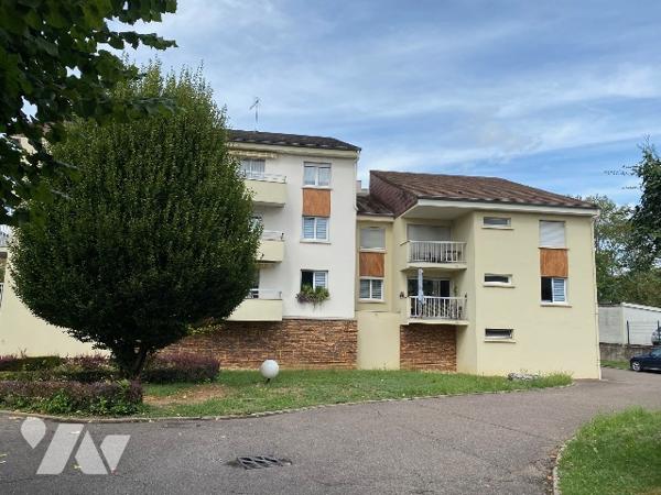 Studio  VESOUL résidence calme avec cave et garage Chauffage électrique  individuel. Libre Ascenseur