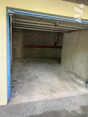Studio  VESOUL résidence calme avec cave et garage Chauffage électrique  individuel. Libre Ascenseur